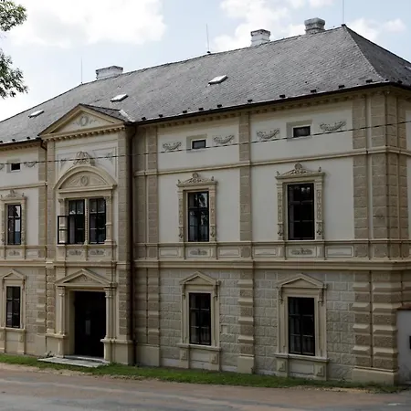 Historicke Apartmany Zelenohorska Posta Nepomuk Exterior photo