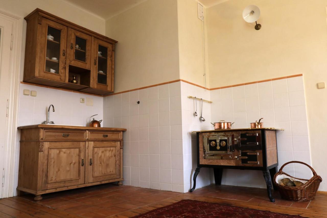 Historicke Zelenohorska Posta Apartment Nepomuk