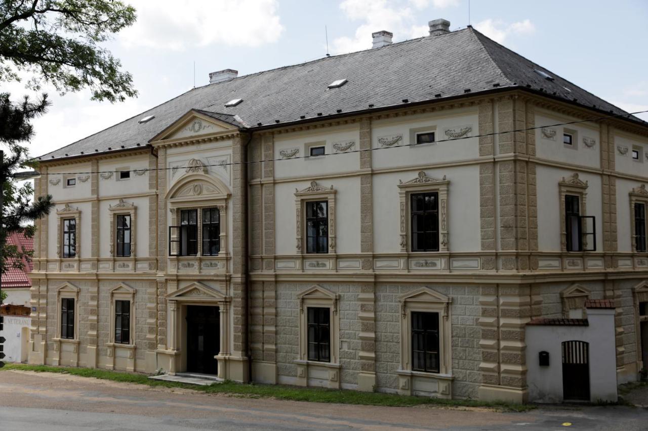 Historicke Zelenohorska Posta Apartment Nepomuk