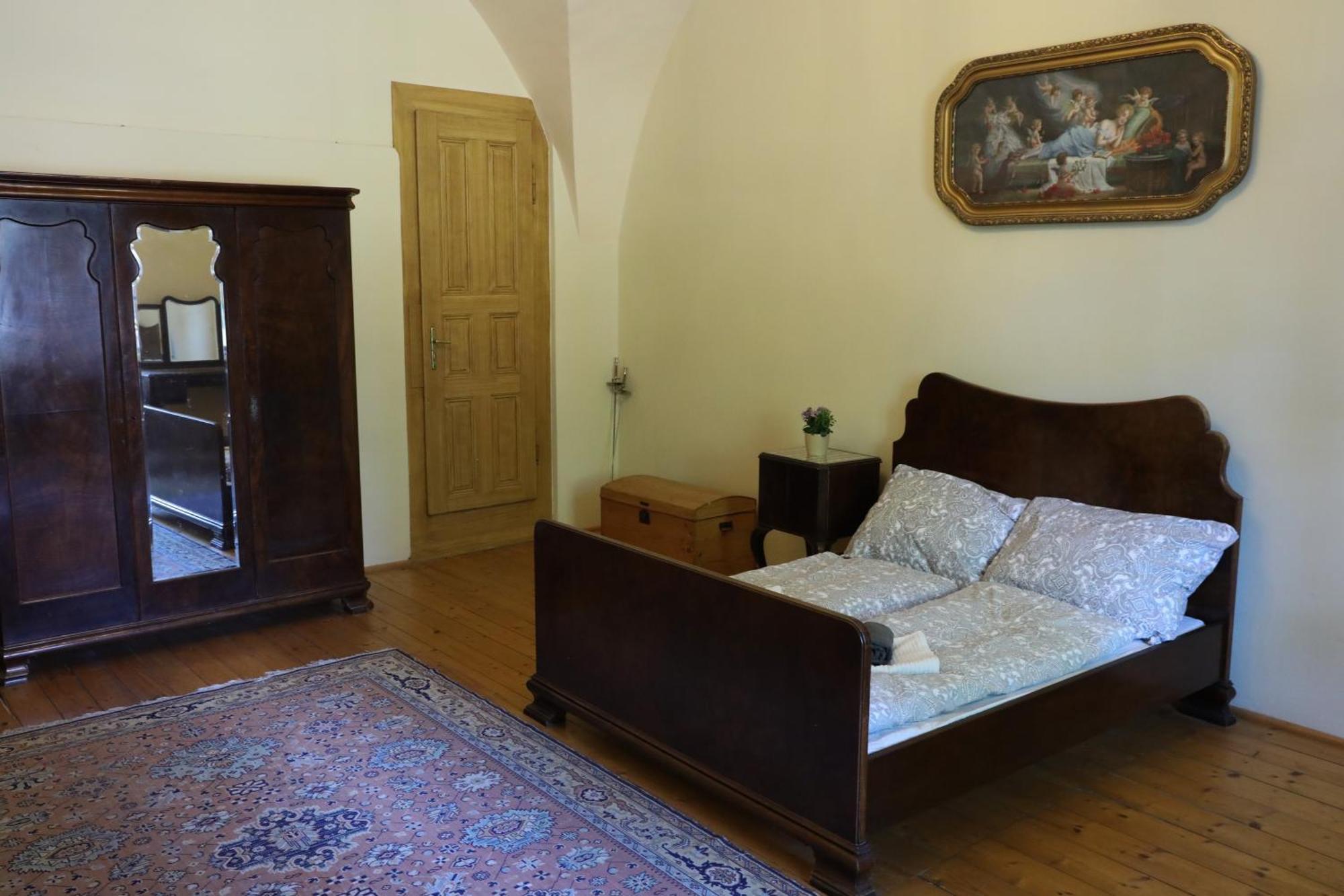 Historicke Zelenohorska Posta Apartment Nepomuk